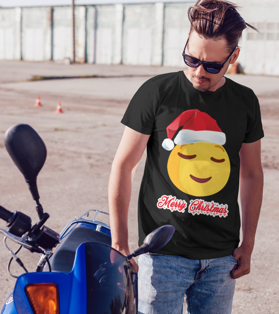 Merry Christmas Emoji With Santa Hat And Smiling Face T-Shirt