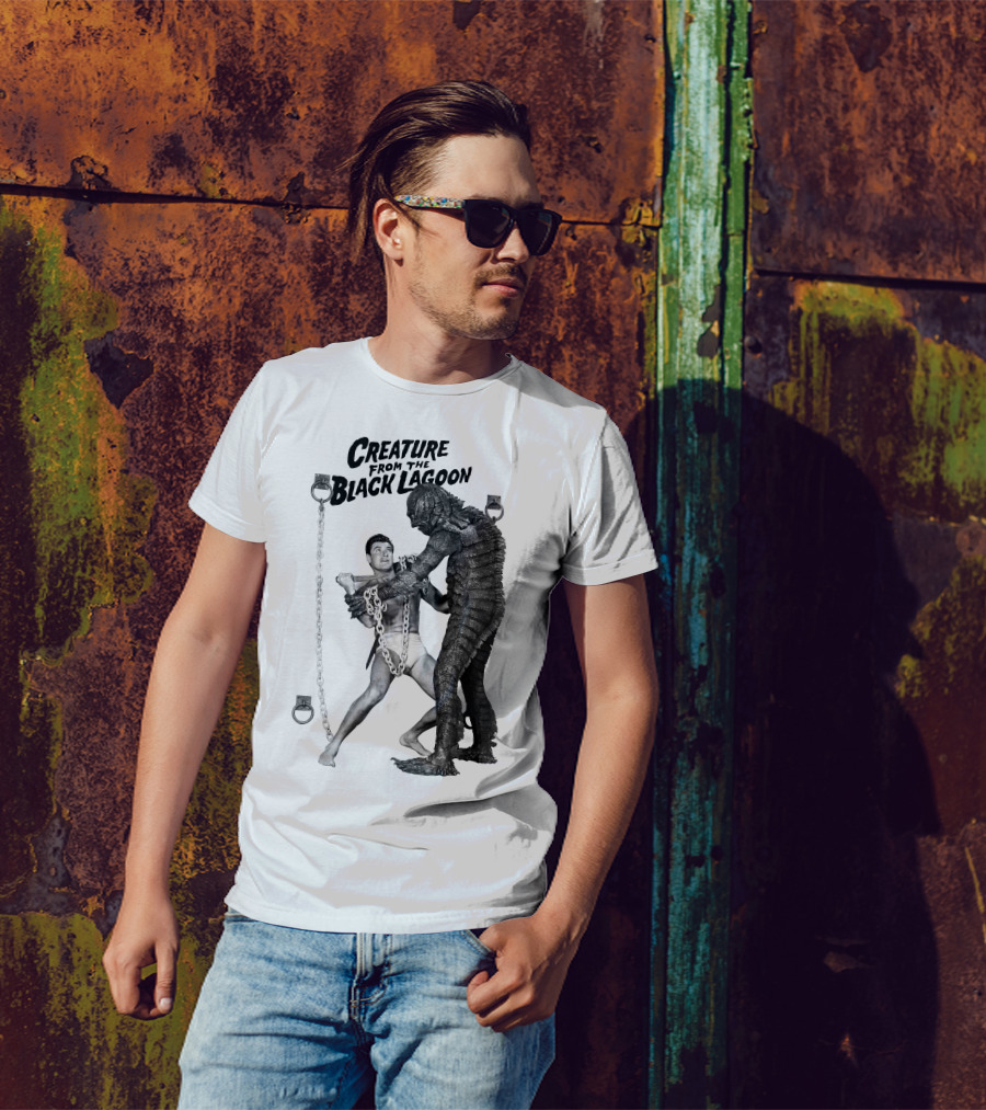 Creature From The Black Lagoon Chain Wrestling Scene T-Shirt