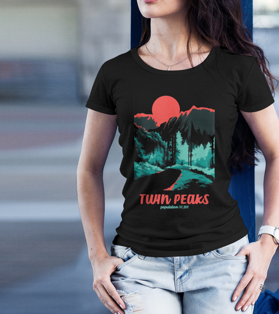 TWIN PEAKS Classic Tonal Color Pop Population 51,201 Scenic Red Moon Landscape T-Shirt