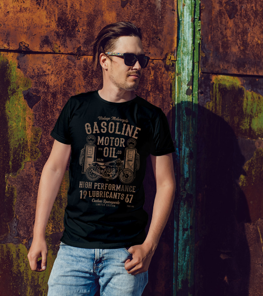 Vintage Motorcycle Gasoline Motor Oil 1976 High Performance Lubricants Custom Spareparts T-Shirt