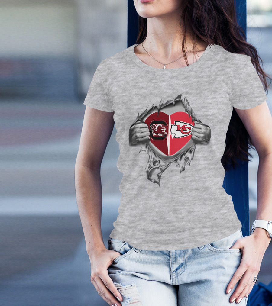 Chiefs And Gamecocks Heart Design Featuring Rival Symbols And Torn Fabric T-Shirt