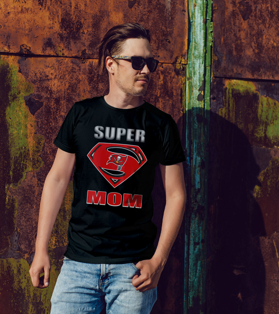 SUPER MOM Buccaneers Skull T-Shirt