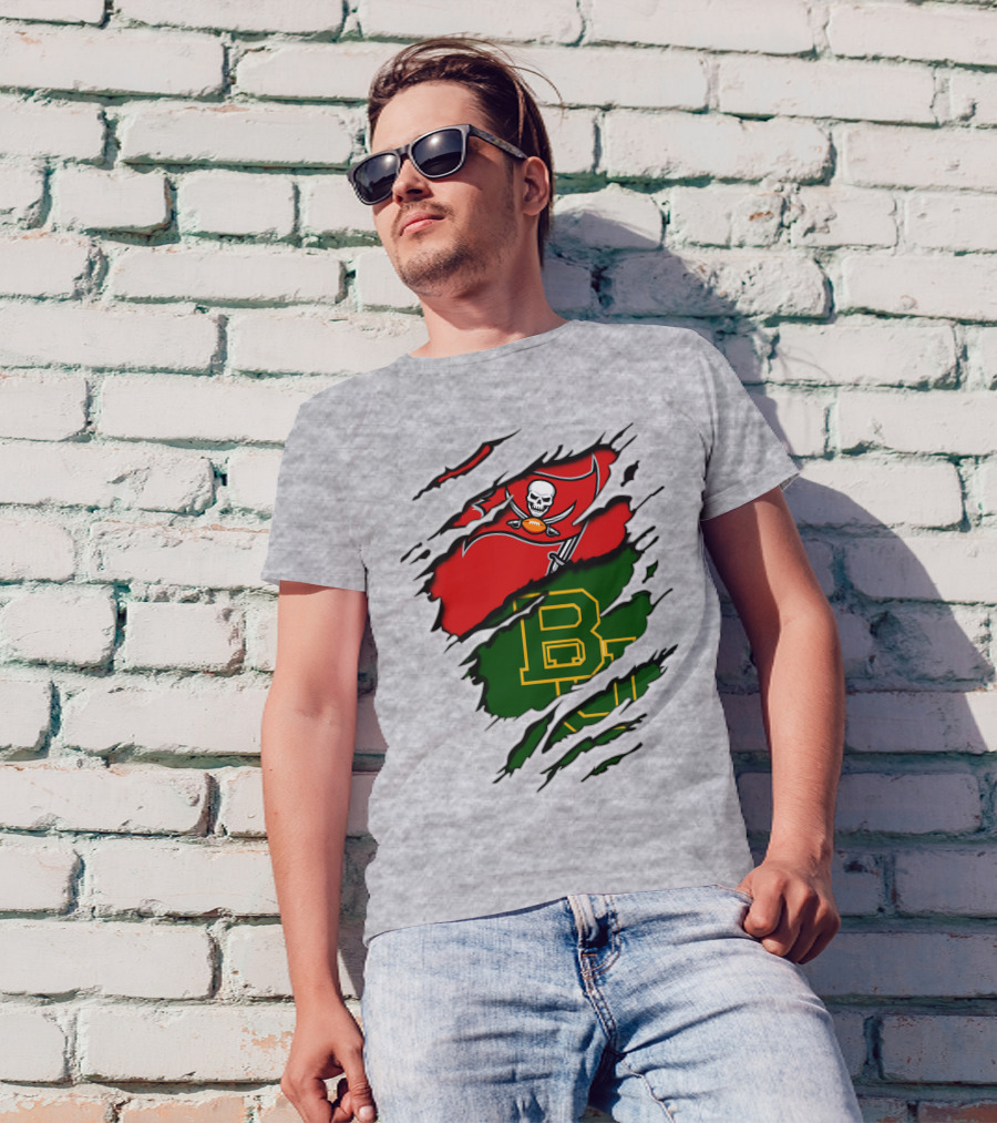 Buccaneers Baylors Skull Flag Ripped T-Shirt