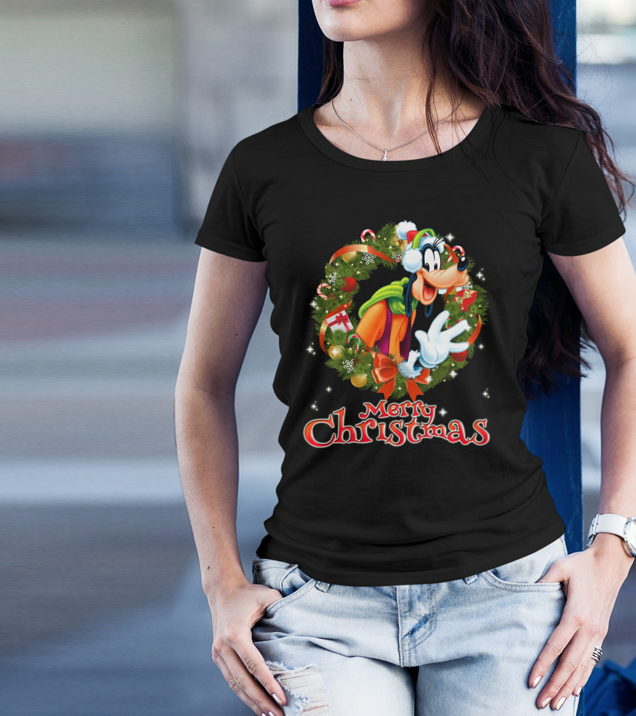 Merry Christmas Goofy Wreath Holiday Celebration T-Shirt