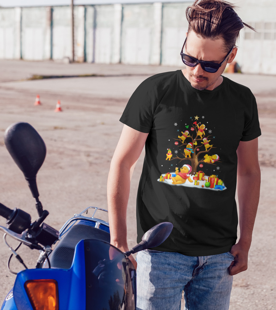 Pooh Bear Christmas Tree With Santa Hat And Presents T-Shirt