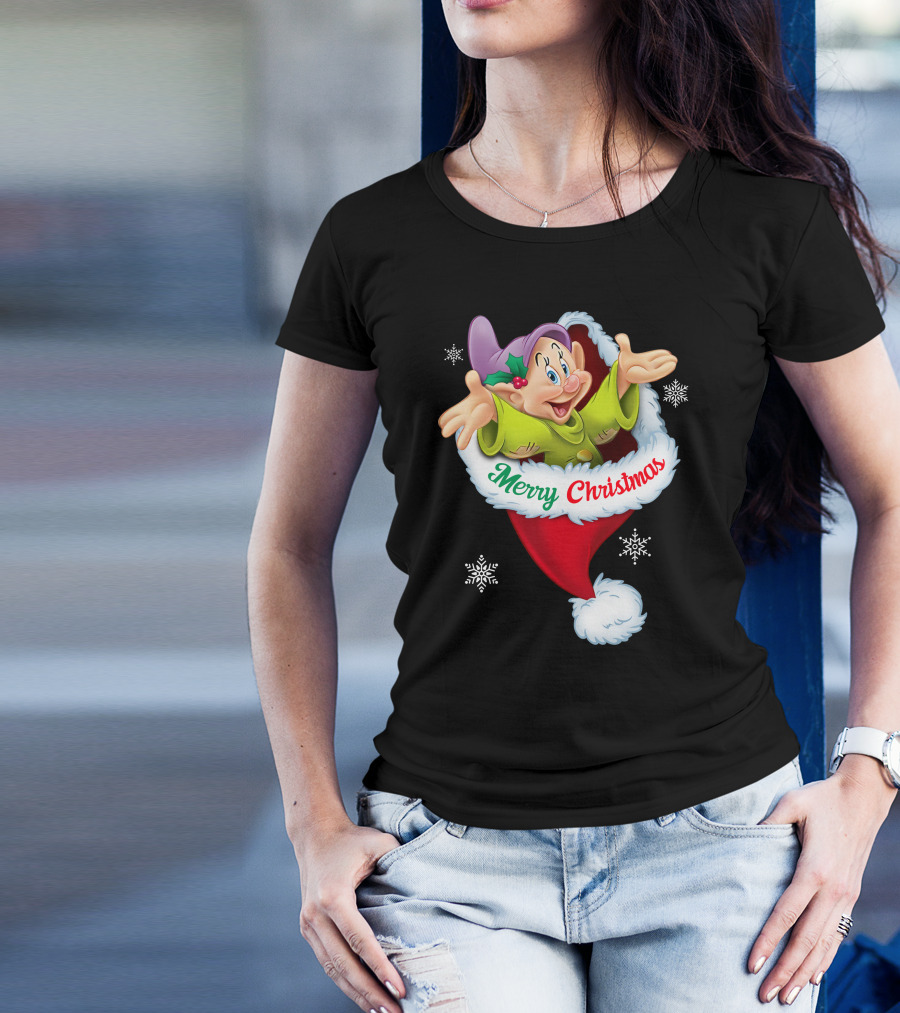 Dopey Merry Christmas Santa Hat Snowflakes T-Shirt