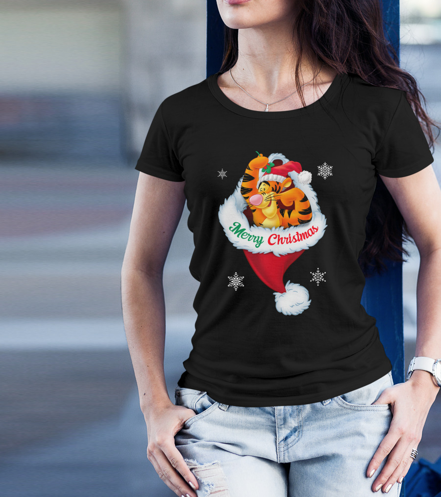 Merry Christmas Tigger Santa Hat Snowflakes T-Shirt