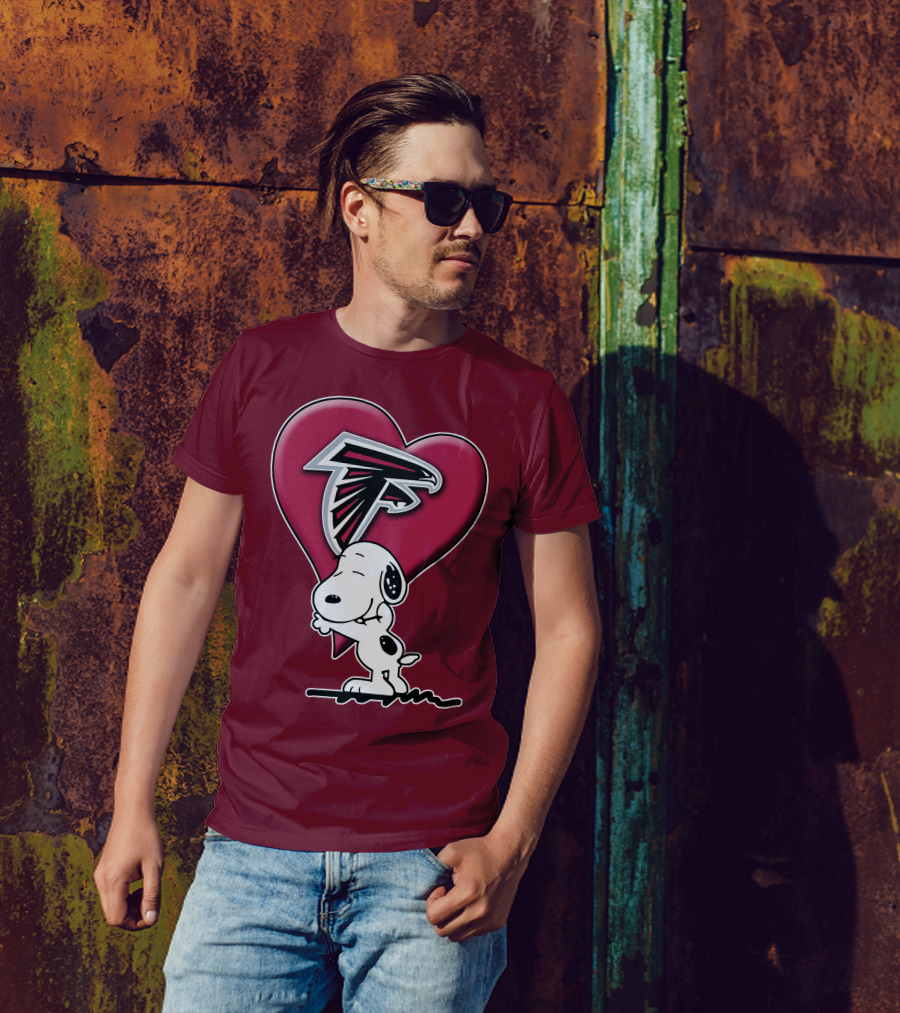 Snoopy Hugging Atlanta Falcons Heart T-Shirt