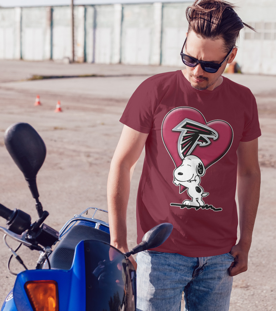 Snoopy Hugging Atlanta Falcons Heart T-Shirt