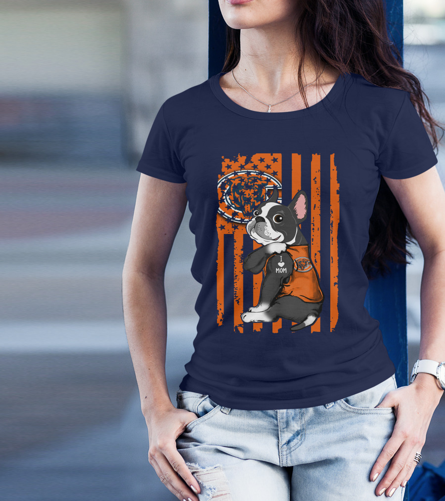 Chicago Bears Boston Terrier With I Love Mom Paw And Flag Background T-Shirt