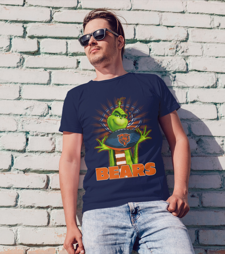 Grinch Holding Chicago Bears Football BEARS T-Shirt