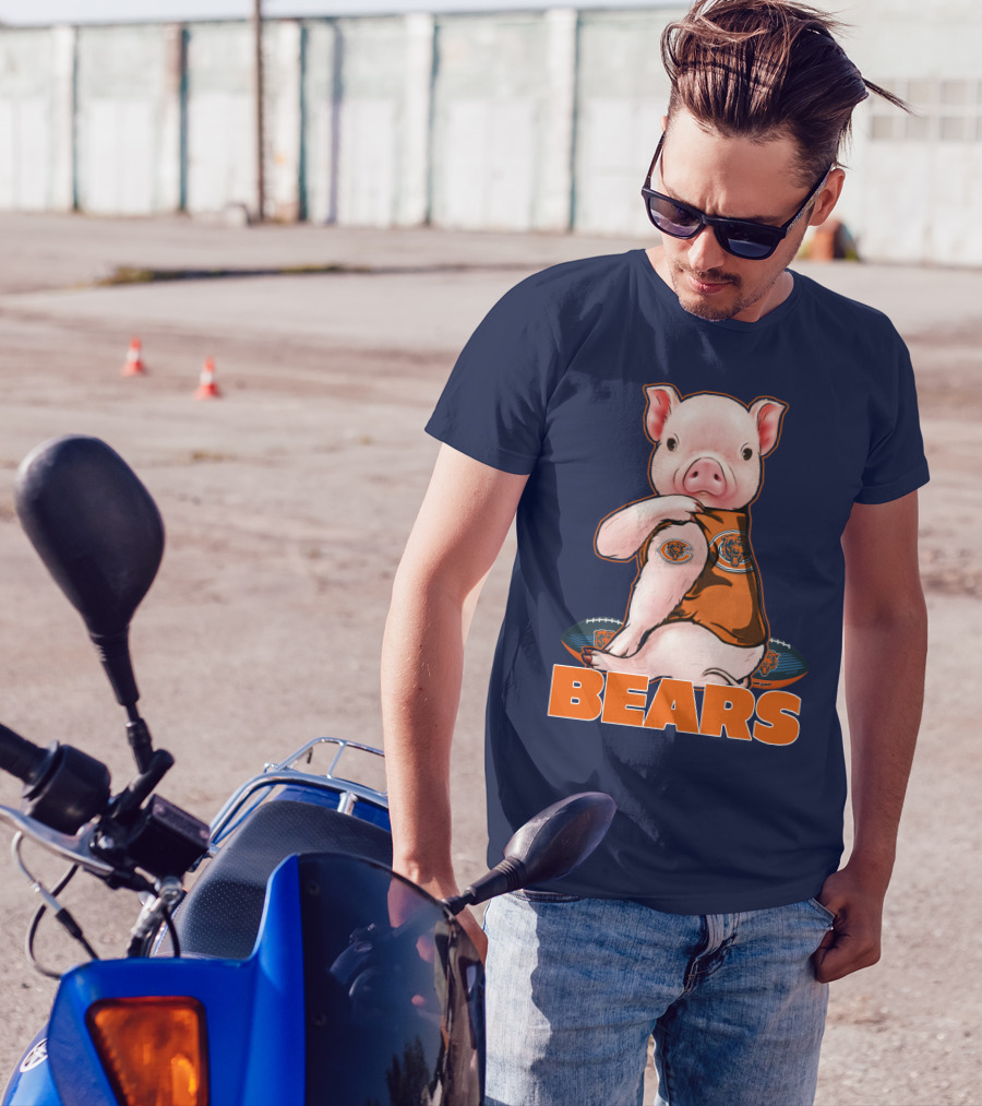 Pig In Chicago Bears Jersey With Football And Logo BEARS T-Shirt