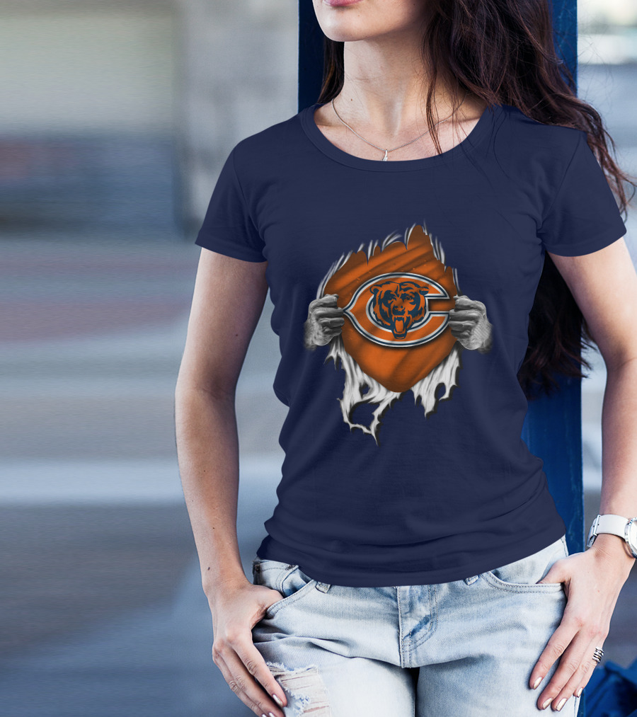 Torn CHICAGO BEARS Logo With Rip Effect Hands T-Shirt
