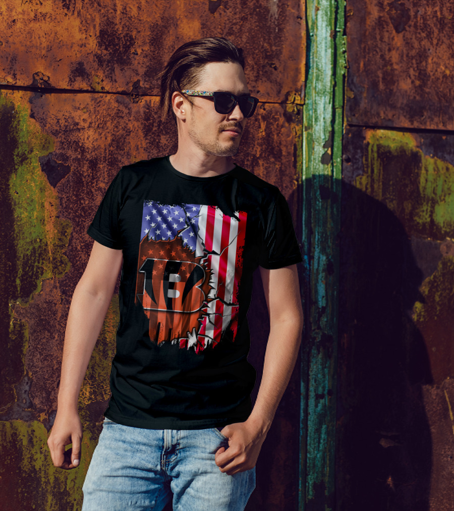 American Flag Cincinnati Bengals B Logo In Ohio背景 T-Shirt