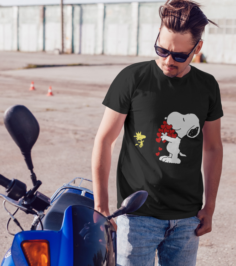 Snoopy Holding Hearts With Woodstock Hugging T-Shirt