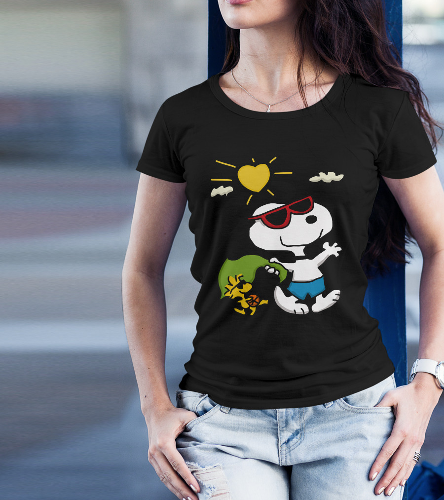 Snoopy And Woodstock Summer Fun Sun Heart Sunglasses T-Shirt