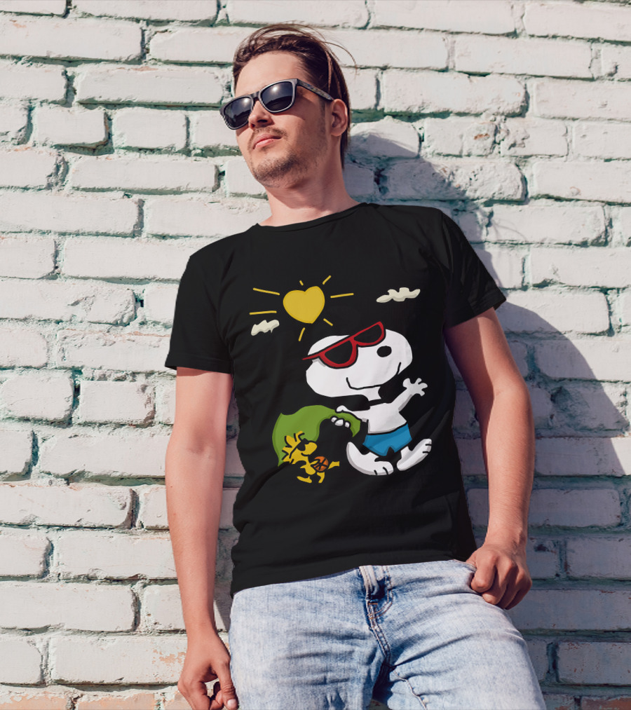 Snoopy And Woodstock Summer Fun Sun Heart Sunglasses T-Shirt