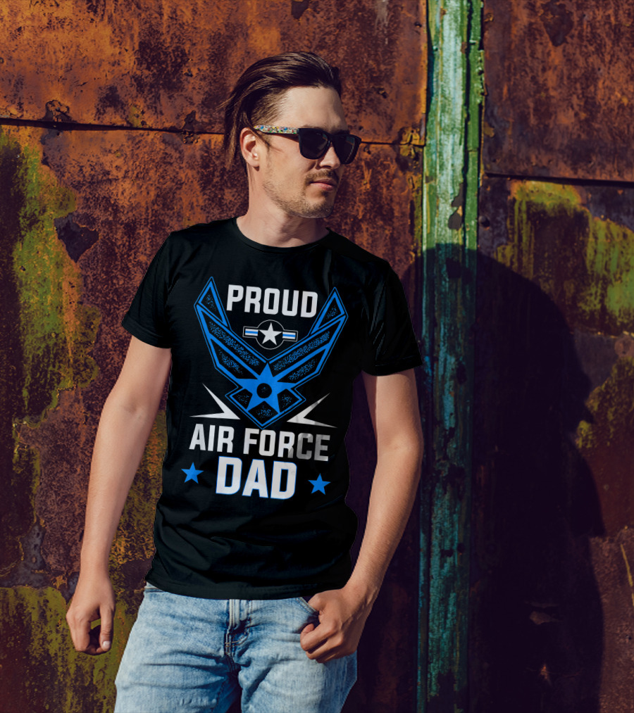 Proud United States Air Force Dad Veteran Emblem With Stars T-Shirt