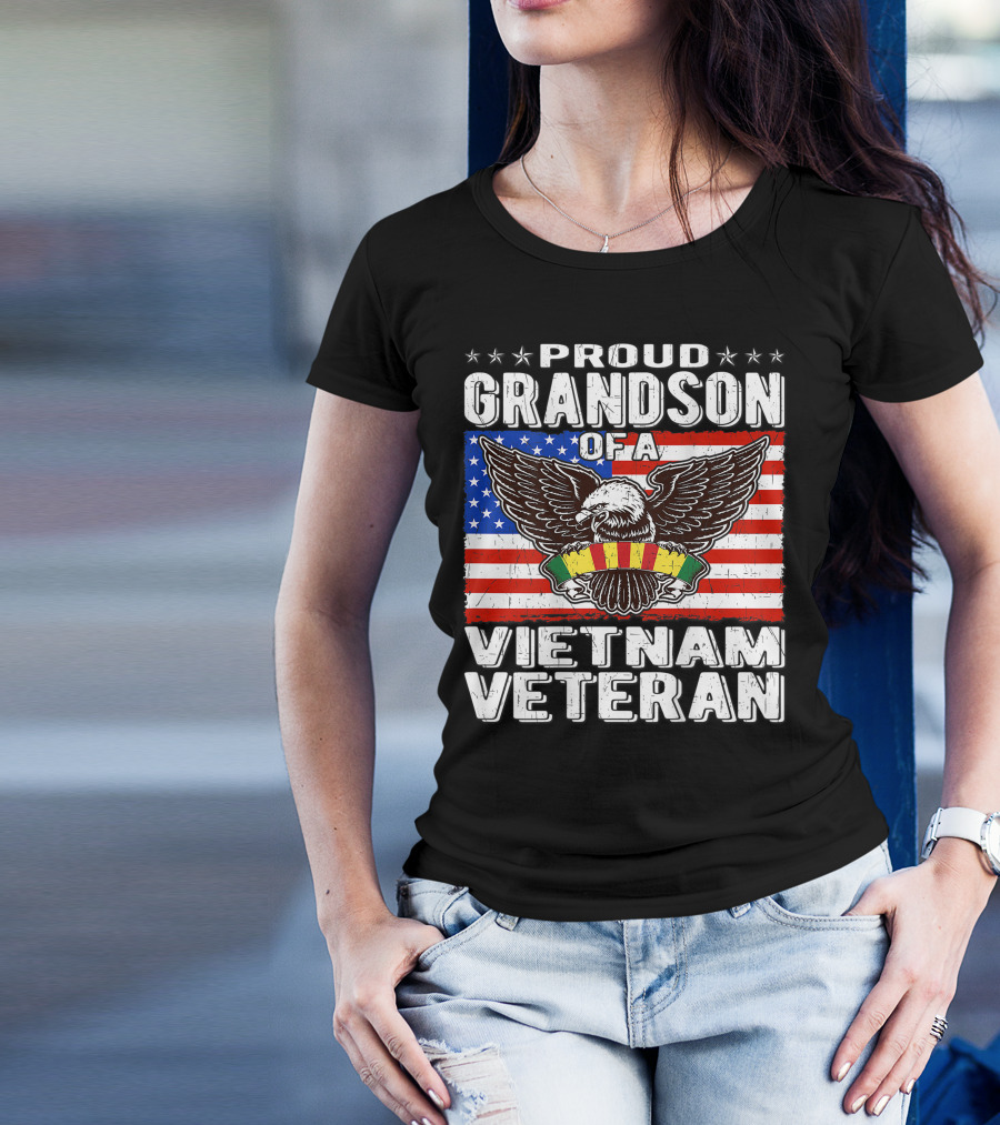 Proud Grandson Of Vietnam Veteran With Patriotic Eagle And American Flag T-Shirt