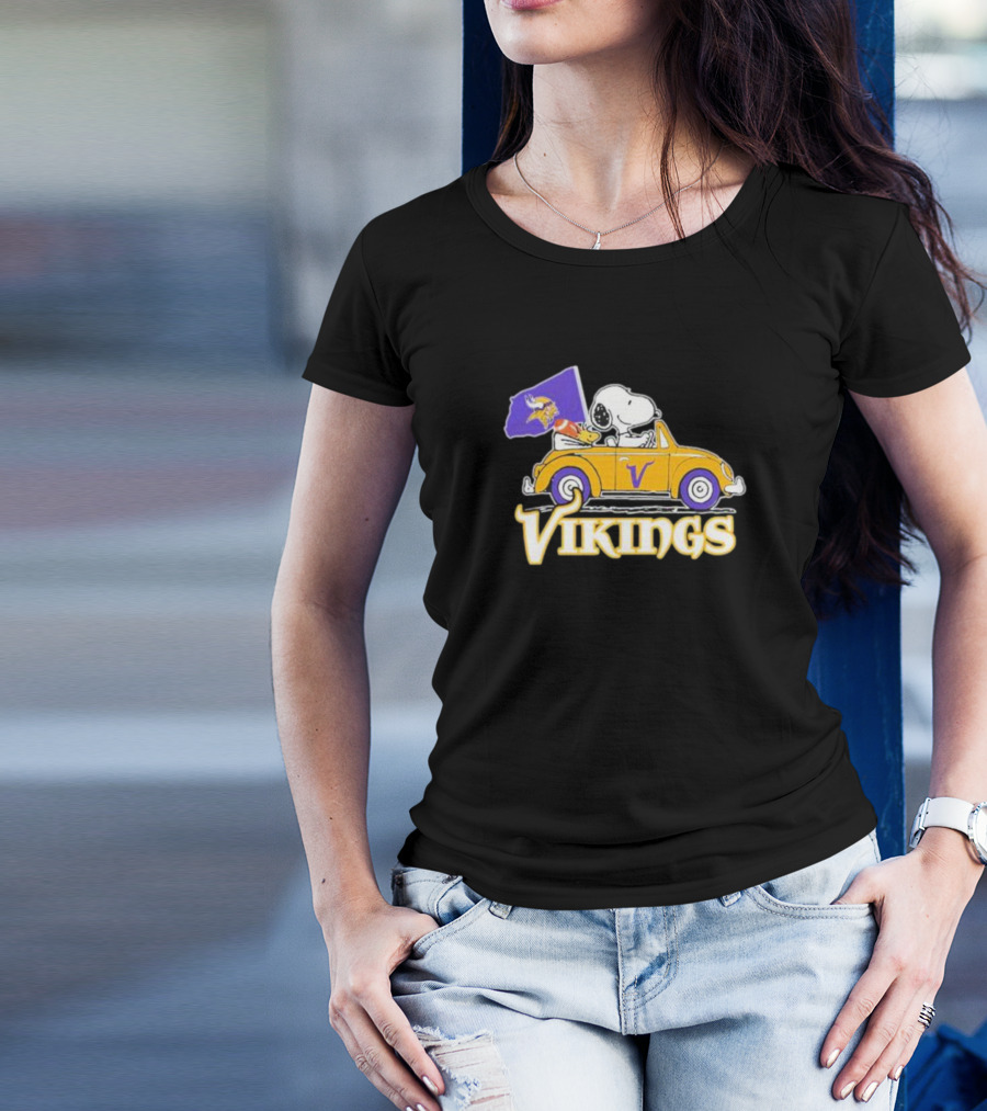 Snoopy Woodstock Driving Car With Vikings Flag Minnesota NFL T-Shirt