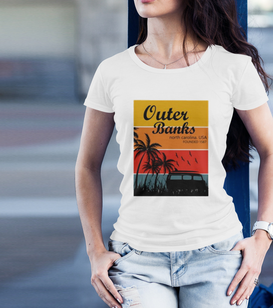Outer Banks North Carolina USA Founded 1587 Vintage Car Beach Palm Trees T-Shirt