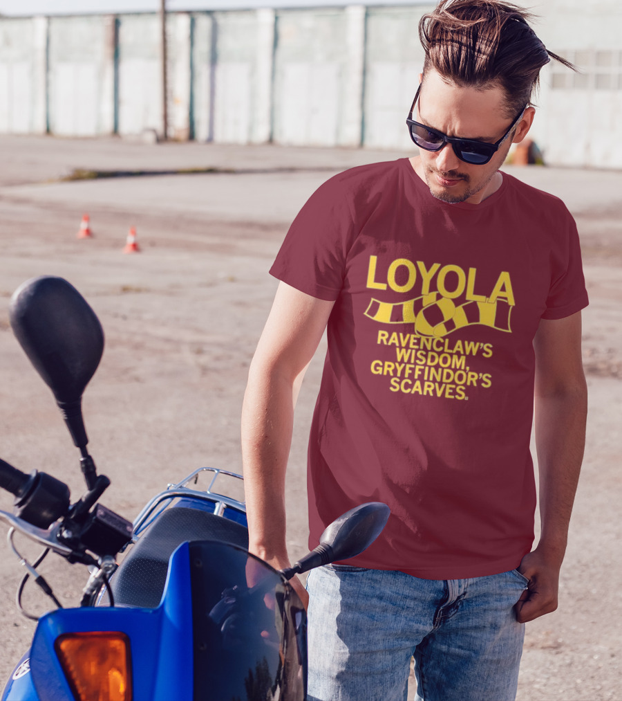 LOYOLA Ravenclaw's Wisdom Gryffindor's Scarves T-Shirt