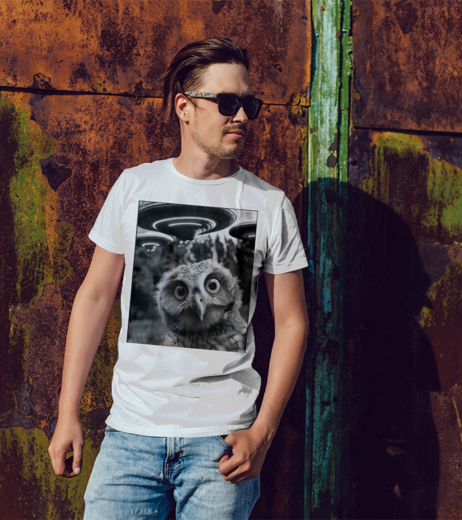 Owl Selfie With UFOs Weird Spaceship Encounter T-Shirt