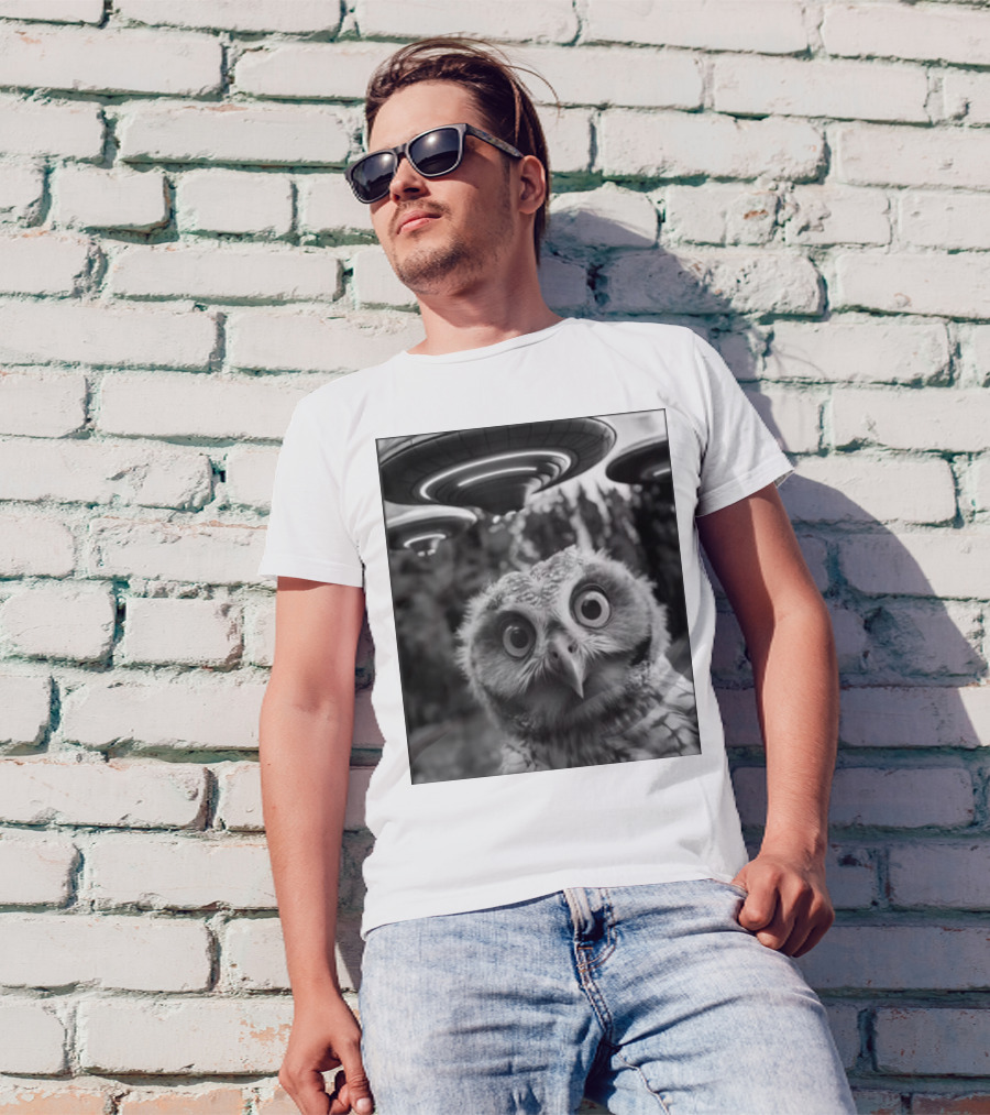 Owl Selfie With UFOs Weird Spaceship Encounter T-Shirt