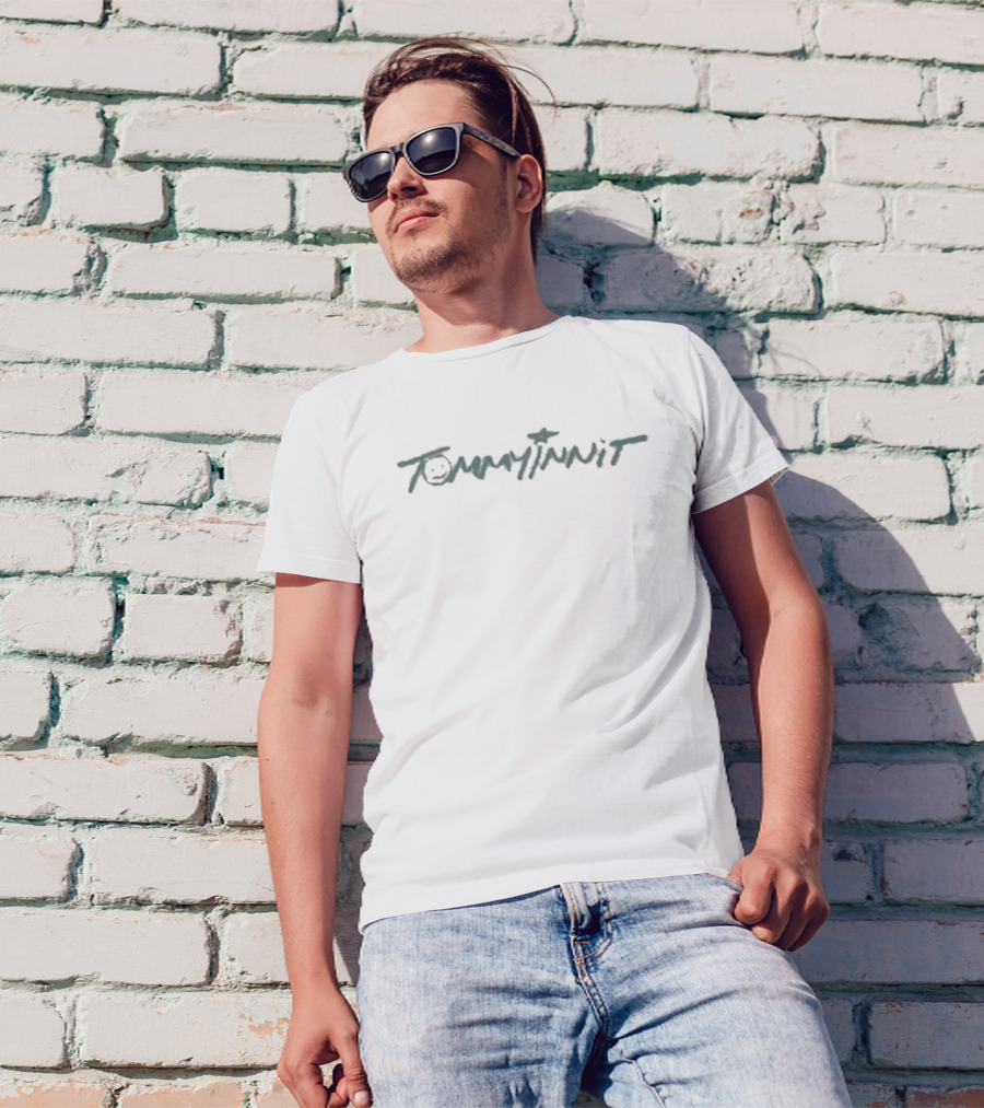Tommyinnit Signature Light Green Star And Smiley Face Icon On Dark Grey T-Shirt