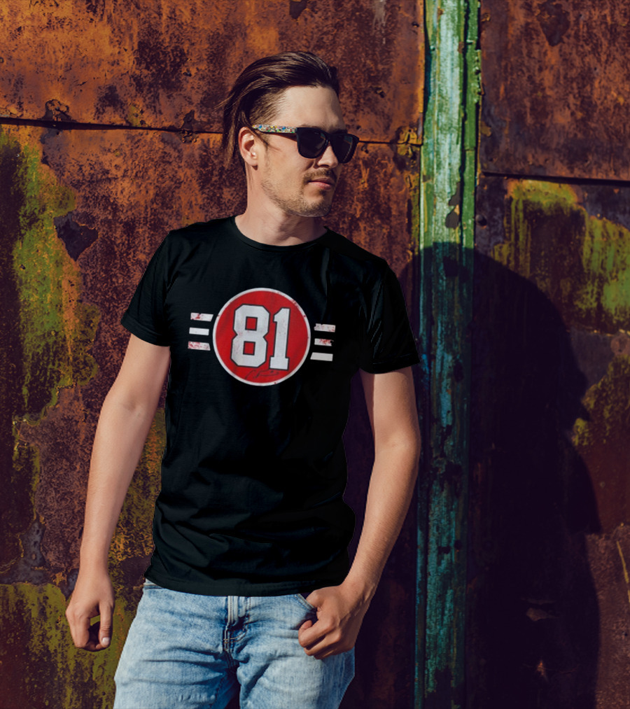 Chicago Blackhawks Marian Hossa 81 Red Circle Vintage Hockey T-Shirt