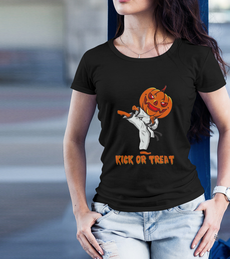 Kick Or Treat Taekwondo Pumpkin Halloween T-Shirt
