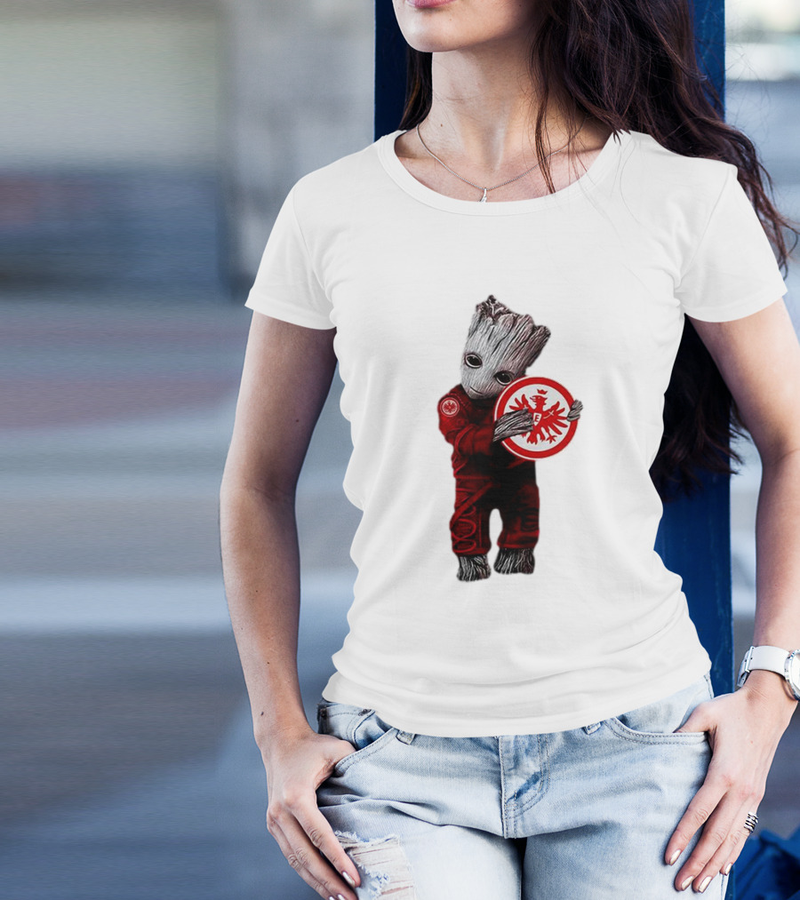 Baby Groot Hugging Eintracht Frankfurt Emblem T-Shirt