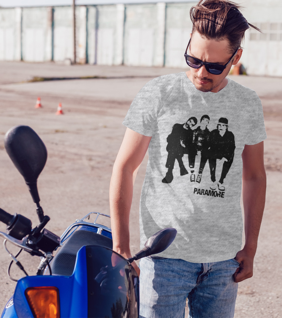 Paramore Music Group Photo Boyfriend Fit Girls T-Shirt