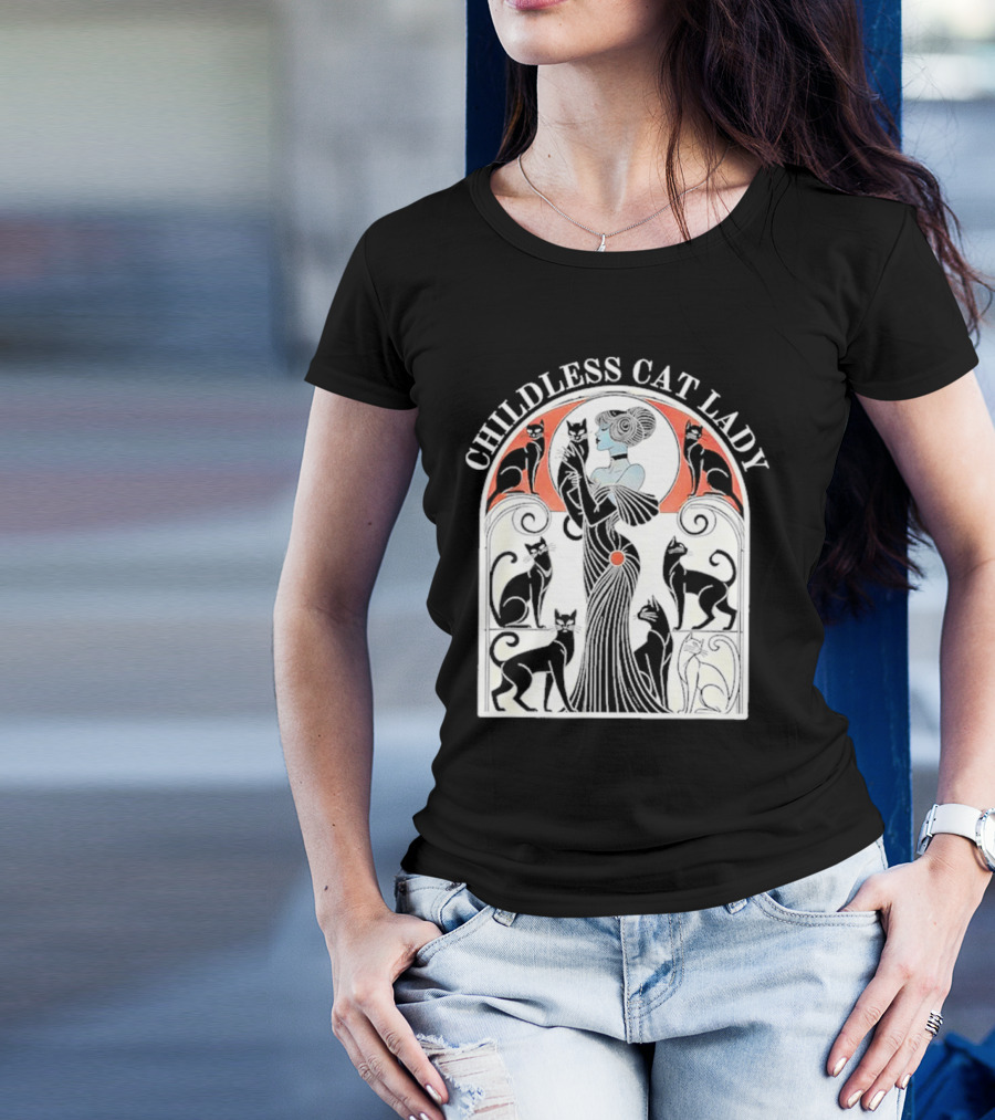 CHILDLESS CAT LADY Deco Style With Elegant Cats And Lady T-Shirt
