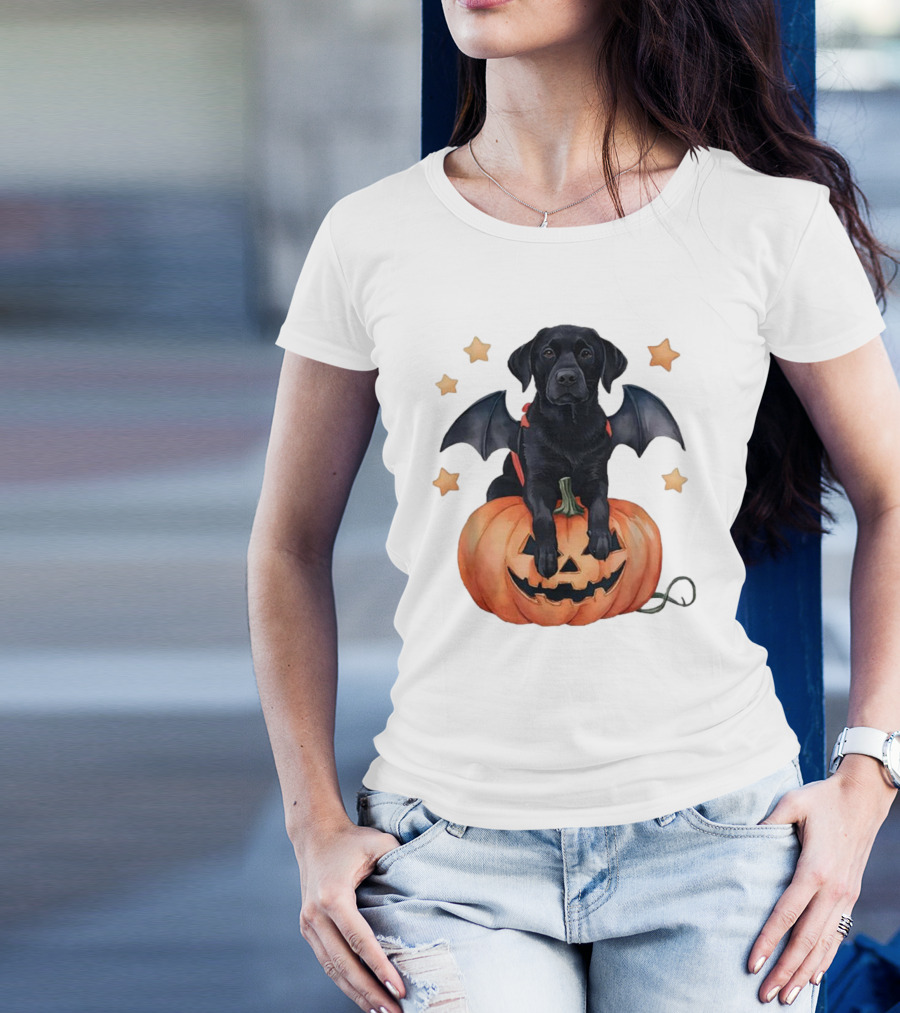 Cute Black Labrador Halloween Pumpkin Dog Mom With Bat Wings And Stars T-Shirt