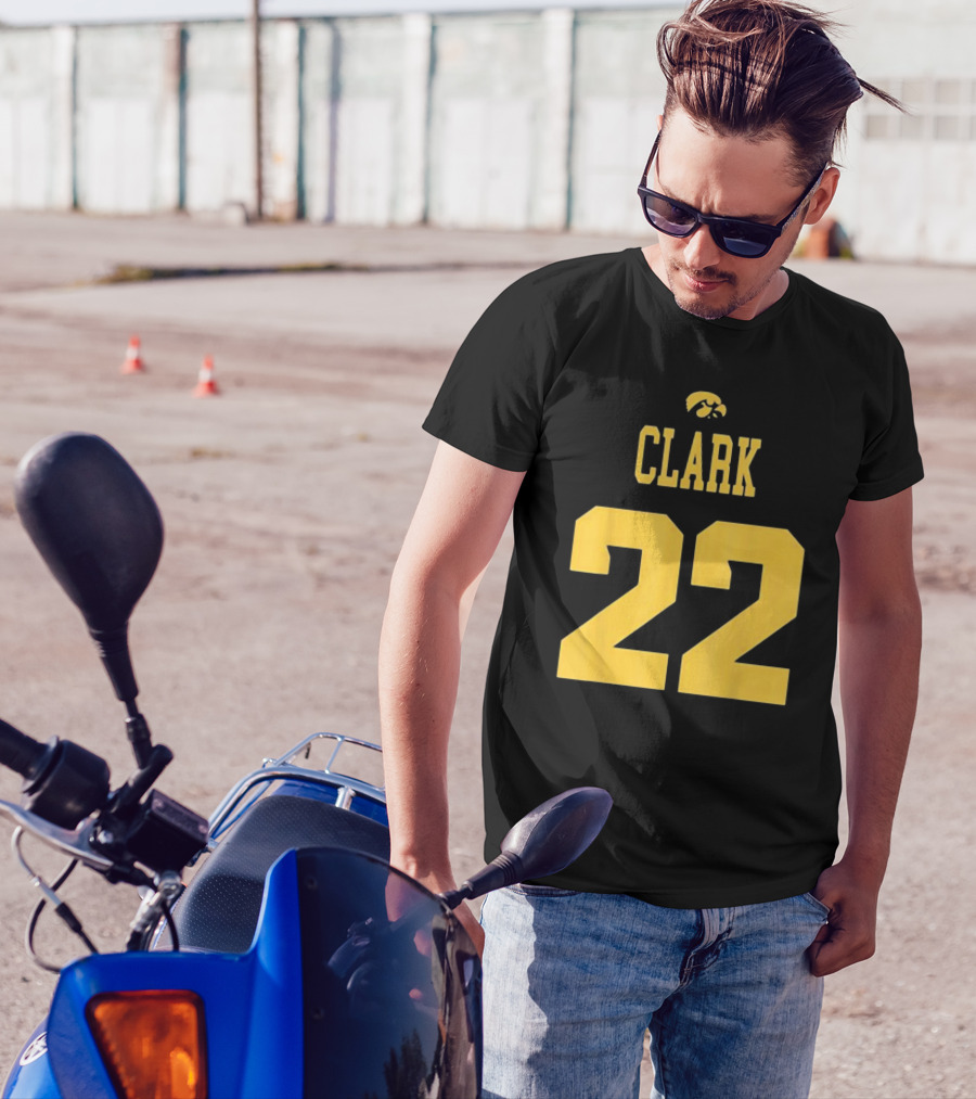 Clark 22 Iowa Hawkeyes T-Shirt