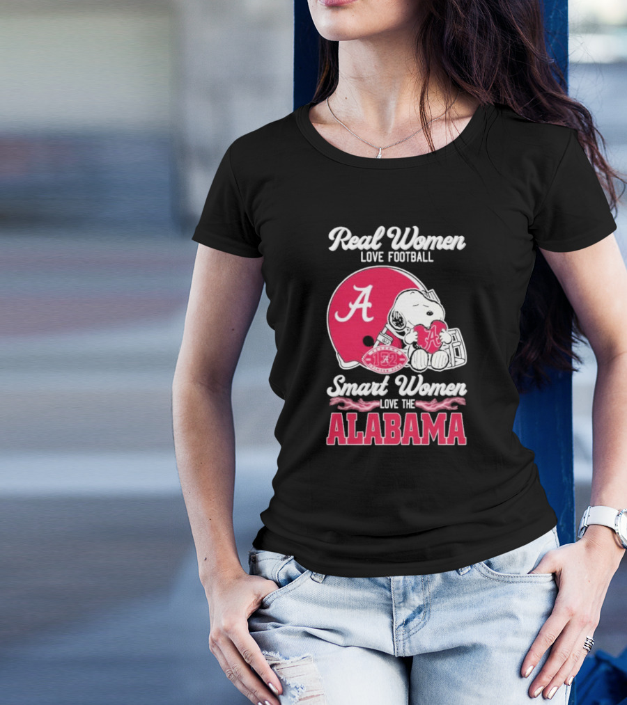 Real Women Love Football Smart Women Love The Alabama Crimson Tide 132 Season Snoopy Helmet T-Shirt