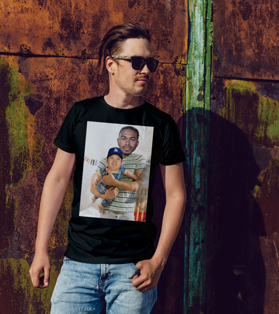 Francisco Lindor Holding Shohei Ohtani Baby Meme New York Mets Los Angeles Dodgers T-Shirt