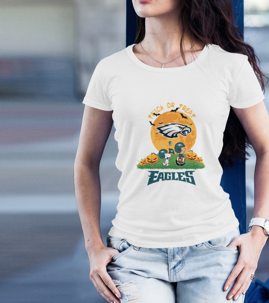 Charlie Brown Snoopy Woodstock Trick Or Treat Halloween Philadelphia Eagles NFL T-Shirt