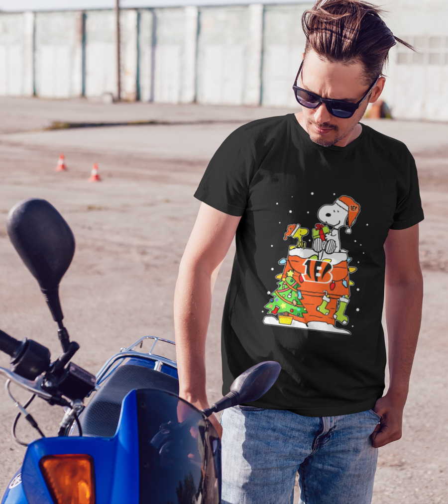 Snoopy Woodstock Cincinnati Bengals Christmas T-Shirt