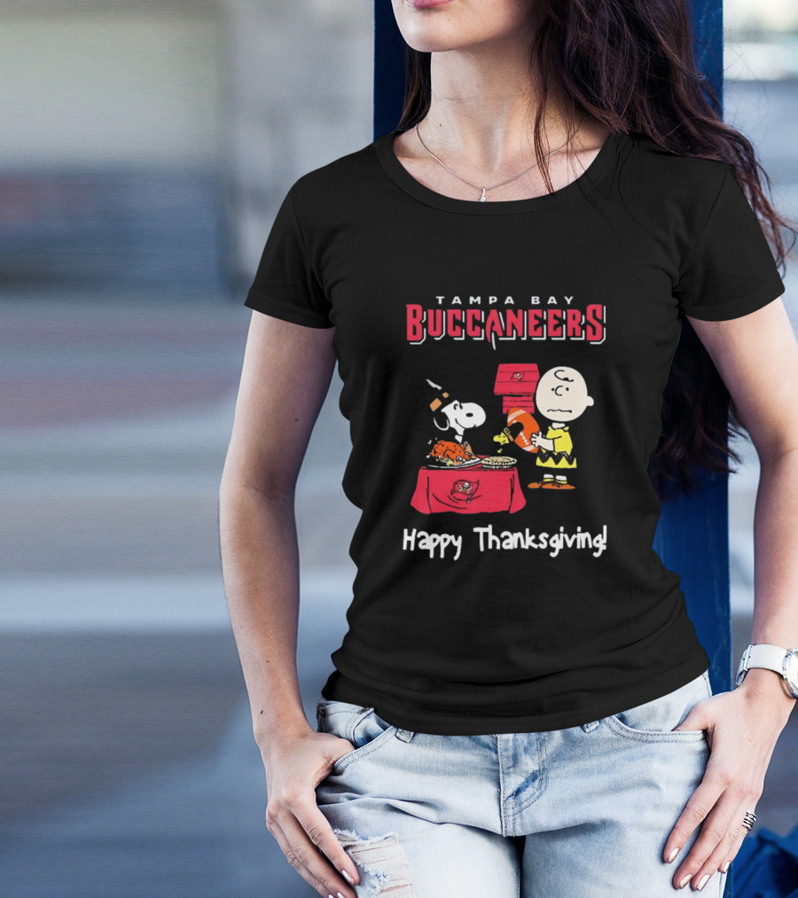 Tampa Bay Buccaneers Peanuts Happy Thanksgiving Football T-Shirt
