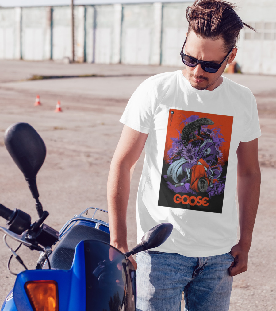 Goose Nov 8 2024 Cincinnati OH Tour Lizard On Purple Flowers T-Shirt