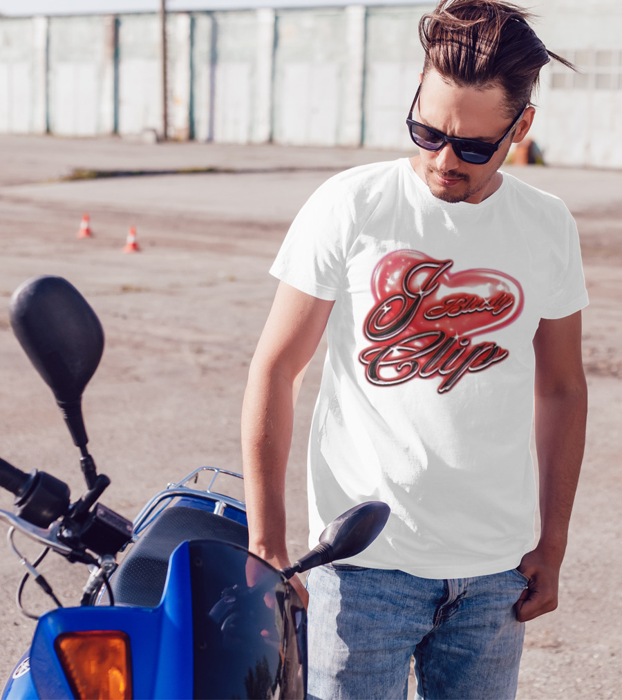 I Love Bloody Clip Heart Airbrush Imnotclip T-Shirt