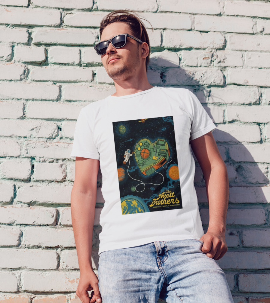 The Avett Brothers Dec 31 2024 Charlotte NC Bojangles Coliseum Space Heart Astronaut T-Shirt