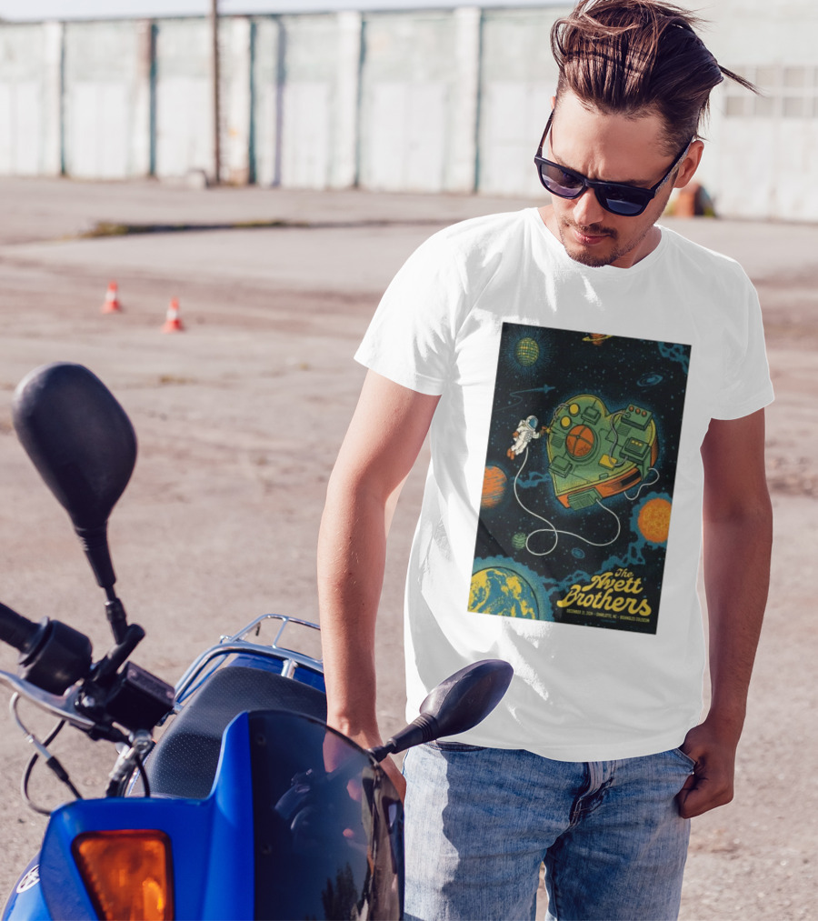 The Avett Brothers Dec 31 2024 Charlotte NC Bojangles Coliseum Space Heart Astronaut T-Shirt