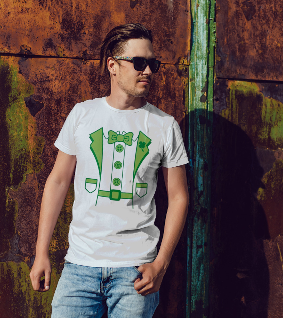 Leprechaun Suit With Bowtie And Shamrock St Patty’s Day T-Shirt