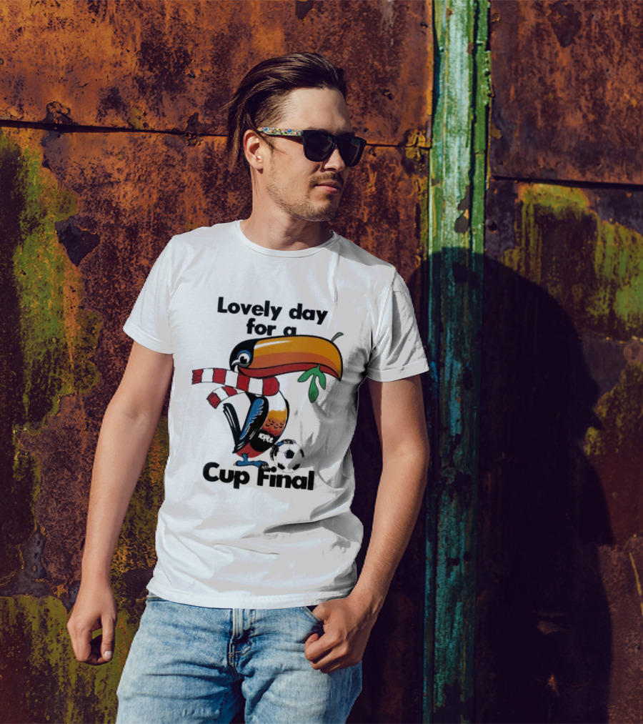 Lovely Day For A Cup Final Liverpool FC Toucan Soccer Scarf T-Shirt