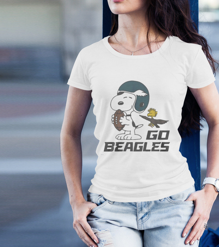 Peanuts Go Beagles Football Snoopy Woodstock Helmet Icon T-Shirt