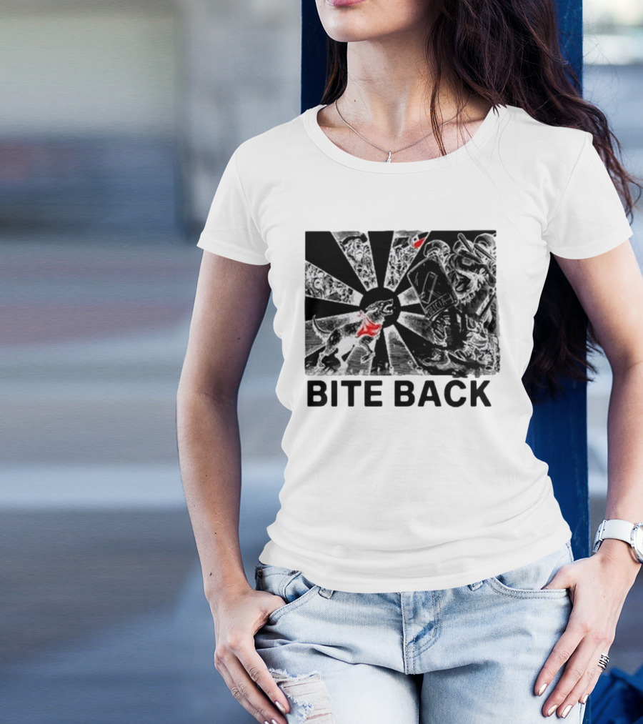 "Bite Back Punkwithacamera Dog Confronts Riot Police" T-Shirt