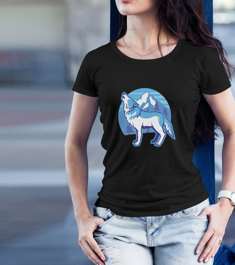 Wolf Lovers Wildlife Mountain Howling Wolf T-Shirt